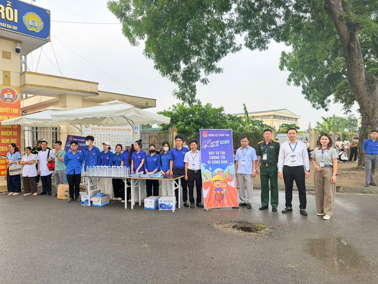 XÃ TRẦN PHÚ: THÍ SINH BÌNH TĨNH, TỰ TIN TRONG NGÀY THI ĐẦU TIÊN KỲ THI TUYỂN SINH VÀO LỚP 10 THPT NĂM HỌC 2026-2027- Ảnh 2.