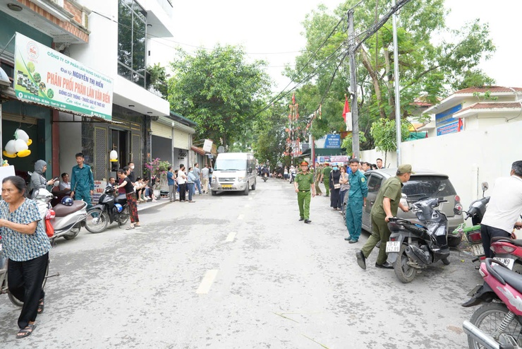 Hơn 1.000 học sinh xã Thanh Oai bước vào môn thi đầu tiên của Kỳ thi tuyển sinh vào lớp 10 THPT công lập năm học 2026 – 2027- Ảnh 7.