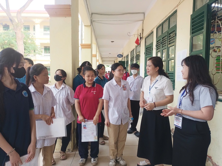 TRUNG GIÃ: KỲ THI TUYỂN SINH VÀO LỚP 10 THPT NĂM HỌC 2026–2027 AN TOÀN, NGHIÊM TÚC, CÔNG BẰNG, KHÁCH QUAN VÀ TẠO THUẬN LỢI NHẤT CHO THÍ SINH- Ảnh 2.