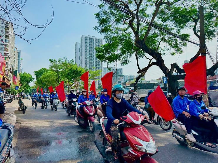 UBND phường Tương Mai tổ chức đoàn xe tuyên truyền lưu động Về công tác cải cách hành chính, chuyển đổi số trên địa bàn Phường 

- Ảnh 8.