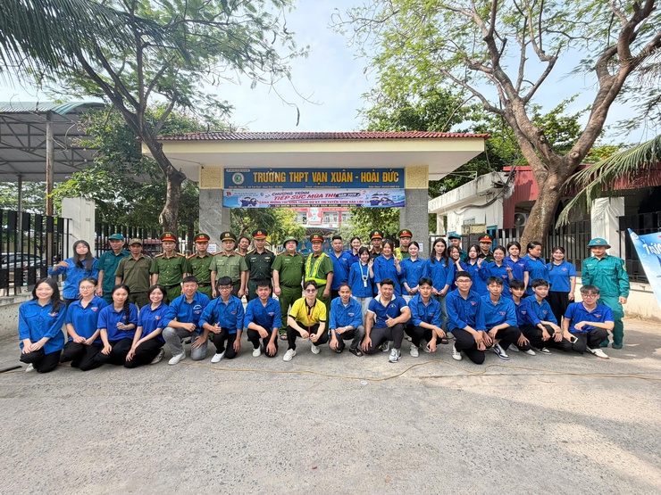Đoàn thanh niên xã Dương Hoà triển khai chương trình “tiếp sức mùa thi” kỳ thi vào lớp 10 năm 2026- Ảnh 10.