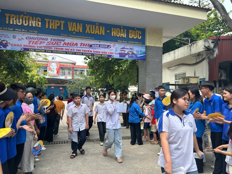 Đoàn thanh niên xã Dương Hoà triển khai chương trình “tiếp sức mùa thi” kỳ thi vào lớp 10 năm 2026- Ảnh 13.