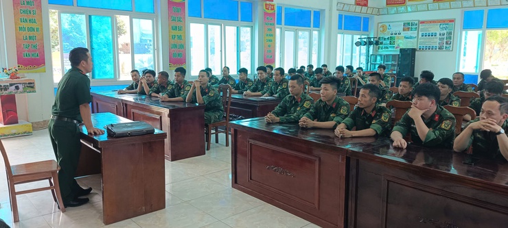 BAN CHQS XÃ TAM HƯNG THĂM, ĐỘNG VIÊN QUÂN NHÂN DỰ BỊ THAM GIA HUẤN LUYỆN- Ảnh 4.