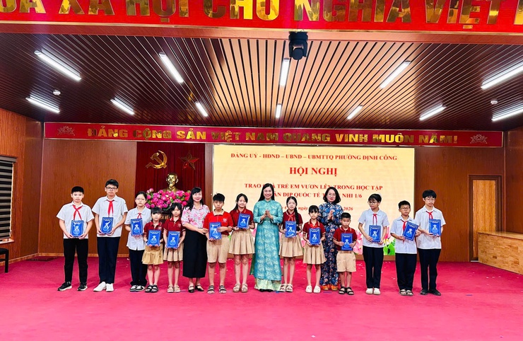 Trẻ em hạnh phúc, an toàn, vững bước trong kỷ nguyên số – thông điệp từ lễ phát động hè tại Định Công- Ảnh 9.