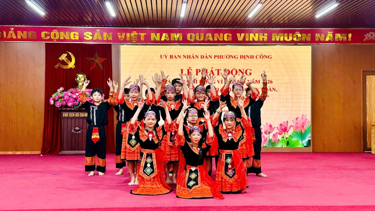 Trẻ em hạnh phúc, an toàn, vững bước trong kỷ nguyên số – thông điệp từ lễ phát động hè tại Định Công- Ảnh 1.
