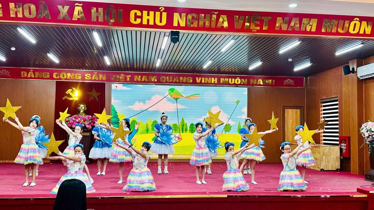 Trẻ em hạnh phúc, an toàn, vững bước trong kỷ nguyên số – thông điệp từ lễ phát động hè tại Định Công- Ảnh 2.