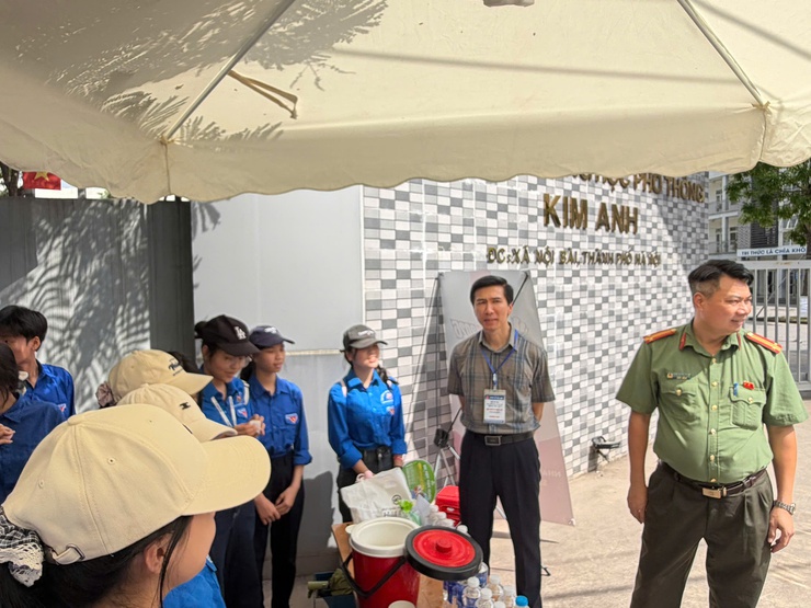 Ngày thi đầu tiên Kỳ thi tuyển sinh vào lớp 10 THPT năm học 2026-2027 trên địa bàn xã Nội Bài diễn ra an toàn, nghiêm túc- Ảnh 12.