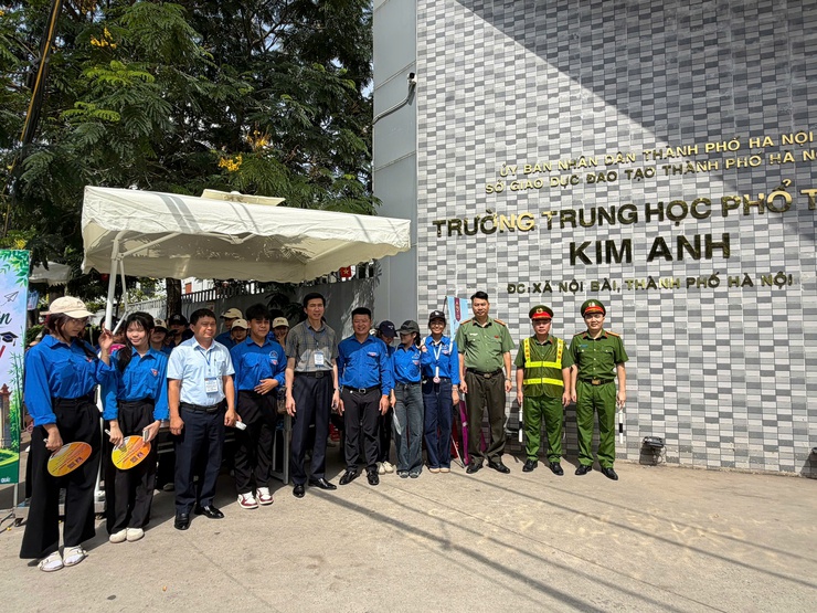 Ngày thi đầu tiên Kỳ thi tuyển sinh vào lớp 10 THPT năm học 2026-2027 trên địa bàn xã Nội Bài diễn ra an toàn, nghiêm túc- Ảnh 22.