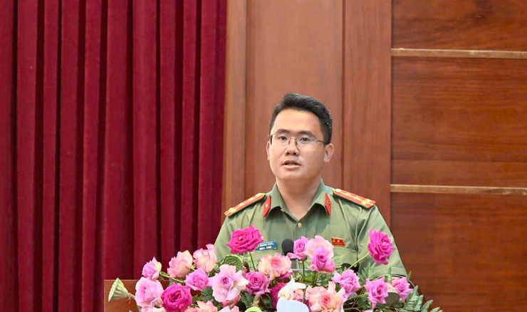Công an xã Phúc Thọ công bố Quyết định thăng cấp bậc hàm, nâng bậc lương cho cán bộ, chiến sĩ đến niên hạn- Ảnh 2.