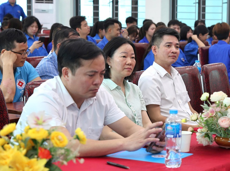 Vĩnh Thanh khai mạc lớp tập huấn phụ trách thiếu nhi hè, phát động Chiến dịch Thanh niên tình nguyện hè năm 2026- Ảnh 4.