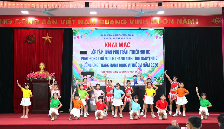 Vĩnh Thanh khai mạc lớp tập huấn phụ trách thiếu nhi hè, phát động Chiến dịch Thanh niên tình nguyện hè năm 2026- Ảnh 2.