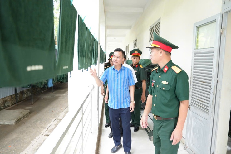 Xã Thanh Oai thăm, động viên chiến sĩ mới nhập ngũ năm 2026- Ảnh 4.