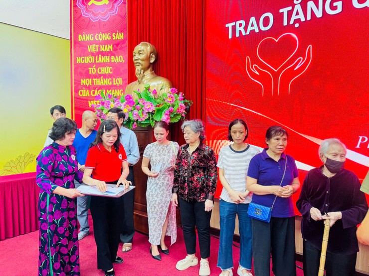 Phường Phương Liệt: Ấm áp Chương trình trao tặng quà hưởng ứng Tháng Nhân đạo năm 2026- Ảnh 9.