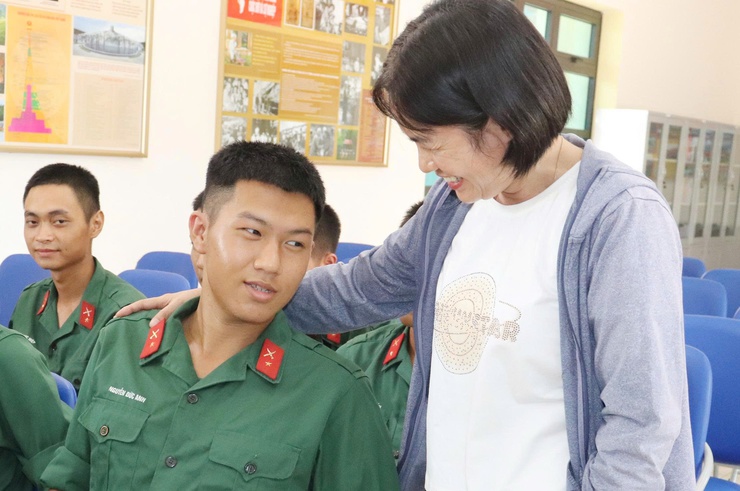 Phường Kiến Hưng thăm, động viên tân binh nhập ngũ năm 2026 tại Trung đoàn 165- Ảnh 13.