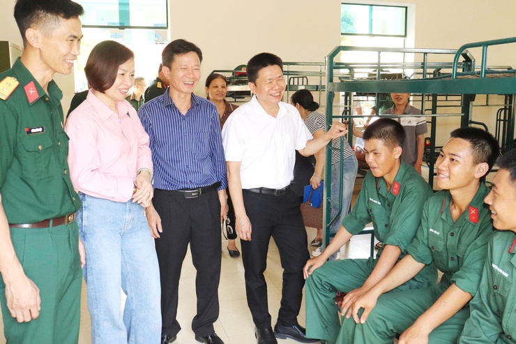 Phường Kiến Hưng thăm, động viên tân binh nhập ngũ năm 2026 tại Trung đoàn 165- Ảnh 10.
