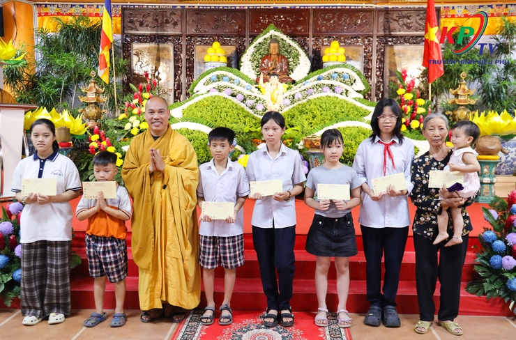 CHÙA LIÊN TRÌ, XÃ KIỀU PHÚ TRANG NGHIÊM TỔ CHỨC ĐẠI LỄ PHẬT ĐẢN PHẬT LỊCH 2570 – DƯƠNG LỊCH 2026- Ảnh 14.