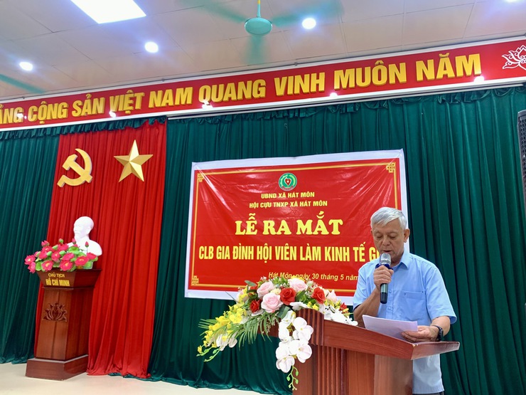 Ra mắt Câu lạc bộ " Hộ gia đình cựu thanh niên xung phong làm kinh tế giỏi" xã Hát Môn- Ảnh 3.