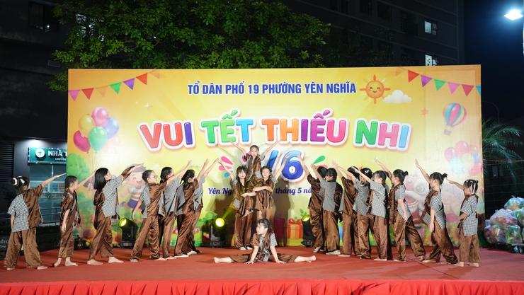 Sôi nổi chương trình Tết Thiếu nhi 1/6 tại Tổ dân phố 19 - Ảnh 3.