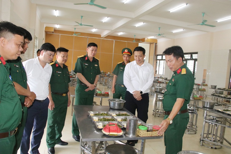 Trần Phú tổ chức gặp mặt, động viên chiến sỹ mới đang huấn luyện tại Trung đoàn 165- Ảnh 7.