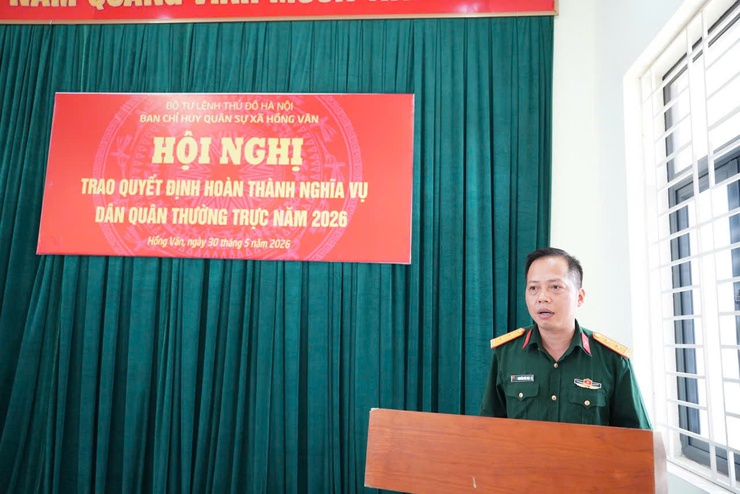 Trao quyết định hoàn thành nghĩa vụ tham gia dân quân thường trực năm 2026- Ảnh 2.