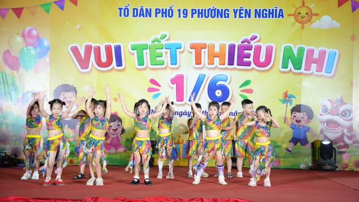 Sôi nổi chương trình Tết Thiếu nhi 1/6 tại Tổ dân phố 19 - Ảnh 4.