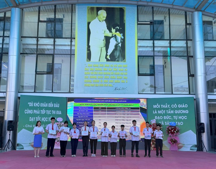 Trường THCS Linh Đàm Rực rỡ sắc màu tri ân trong lễ bế giảng năm học 2025 - 2026- Ảnh 4.
