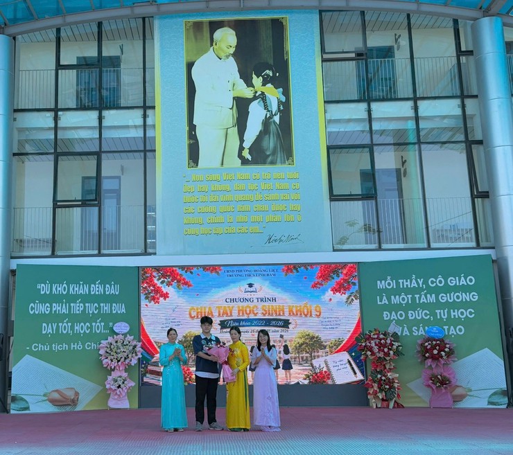 Trường THCS Linh Đàm Rực rỡ sắc màu tri ân trong lễ bế giảng năm học 2025 - 2026- Ảnh 7.