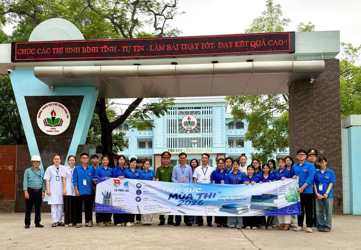 Đồng chí Phó Chủ tịch Thường trực UBND xã Đinh Xuân Hanh thăm, động viên tại các điểm thi vào lớp 10 THPT năm học 2026–2027 trên địa bàn xã- Ảnh 3.