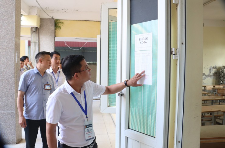 Lãnh đạo xã Đại Xuyên kiểm tra, động viên Hội đồng thi và các lực lượng hỗ trợ kỳ thi tuyển sinh vào lớp 10 THPT năm học 2026-2027- Ảnh 5.