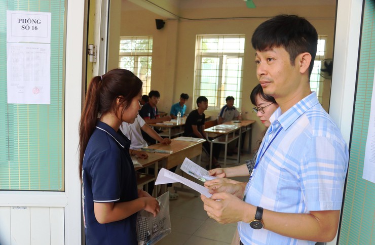 Lãnh đạo xã Đại Xuyên kiểm tra, động viên Hội đồng thi và các lực lượng hỗ trợ kỳ thi tuyển sinh vào lớp 10 THPT năm học 2026-2027- Ảnh 4.
