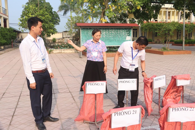 Lãnh đạo xã Đại Xuyên kiểm tra, động viên Hội đồng thi và các lực lượng hỗ trợ kỳ thi tuyển sinh vào lớp 10 THPT năm học 2026-2027- Ảnh 6.