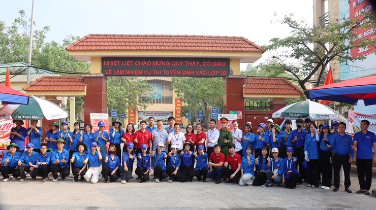 Lãnh đạo xã Đại Xuyên kiểm tra, động viên Hội đồng thi và các lực lượng hỗ trợ kỳ thi tuyển sinh vào lớp 10 THPT năm học 2026-2027- Ảnh 9.