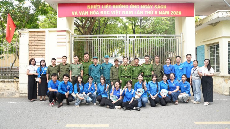 1102 thí sinh dự thi vào lớp 10 công lập tại 2 điểm thi xã An Khánh- Ảnh 6.