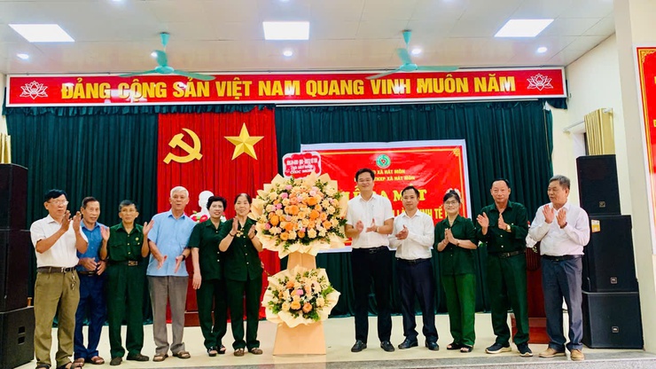 Ra mắt Câu lạc bộ " Hộ gia đình cựu thanh niên xung phong làm kinh tế giỏi" xã Hát Môn- Ảnh 1.