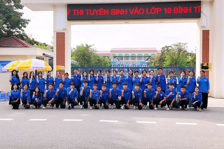 Thí sinh Nam Phù hoàn thành ngày thi đầu tiên an toàn, nghiêm túc- Ảnh 1.