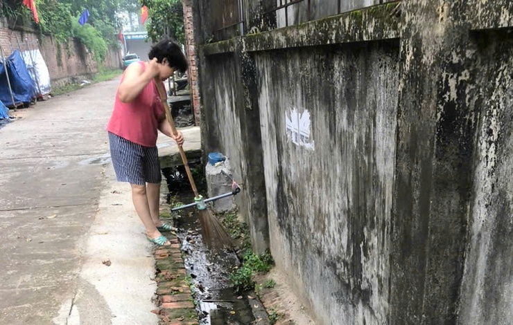 Phú Nghĩa ra quân tổng vệ sinh môi trường hưởng ứng Ngày ASEAN phòng, chống sốt xuất huyết lần thứ 16- Ảnh 4.