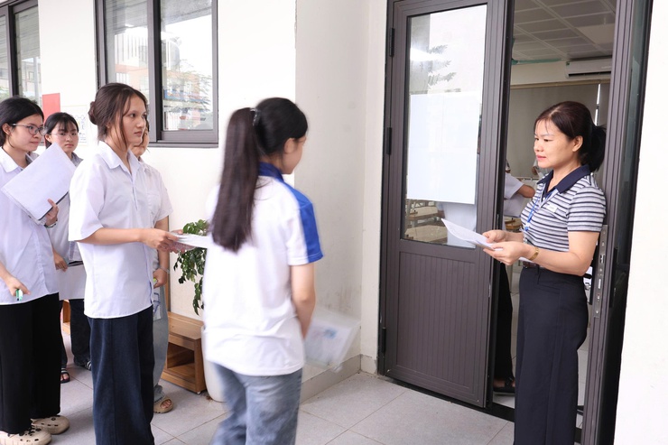 Xã Vân Đình: Kỳ thi tuyển sinh lớp 10 diễn ra an toàn, nghiêm túc- Ảnh 2.