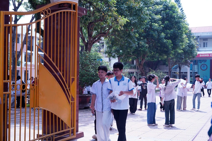 Kỳ thi tuyển sinh vào lớp 10 THPT trên địa bàn phường Chương Mỹ kết thúc an toàn, nghiêm túc, hiệu quả- Ảnh 5.