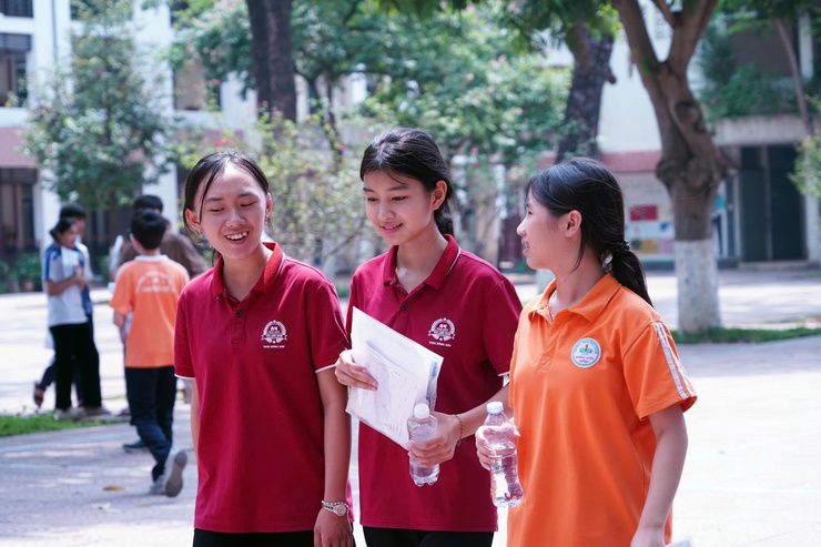Kỳ thi tuyển sinh vào lớp 10 THPT trên địa bàn phường Chương Mỹ kết thúc an toàn, nghiêm túc, hiệu quả- Ảnh 6.