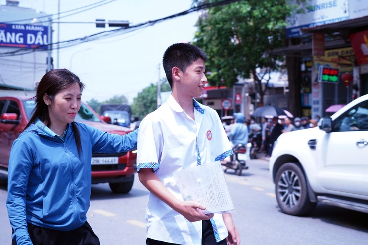 Kỳ thi tuyển sinh vào lớp 10 THPT trên địa bàn phường Chương Mỹ kết thúc an toàn, nghiêm túc, hiệu quả- Ảnh 11.