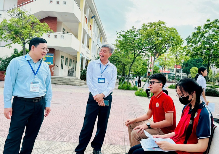 Khép lại kỳ thi vào lướp 10 THPT: học sinh Nam Phù tự tin bước vào hành trình mới- Ảnh 2.
