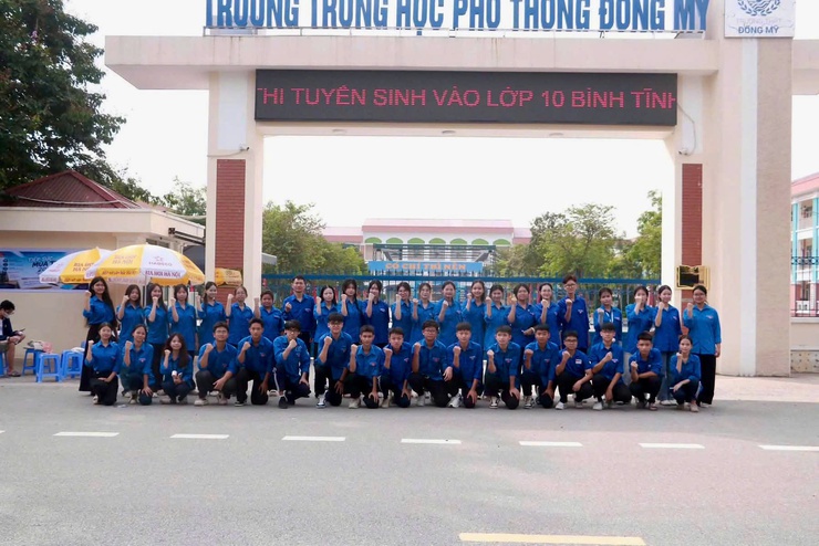 Khép lại kỳ thi vào lướp 10 THPT: học sinh Nam Phù tự tin bước vào hành trình mới- Ảnh 11.