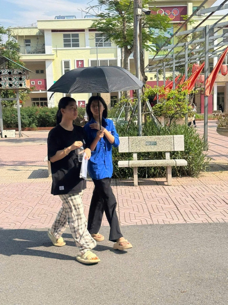 Khép lại kỳ thi vào lướp 10 THPT: học sinh Nam Phù tự tin bước vào hành trình mới- Ảnh 17.