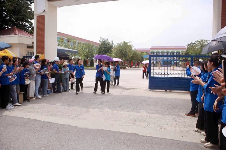 Khép lại kỳ thi vào lướp 10 THPT: học sinh Nam Phù tự tin bước vào hành trình mới- Ảnh 18.