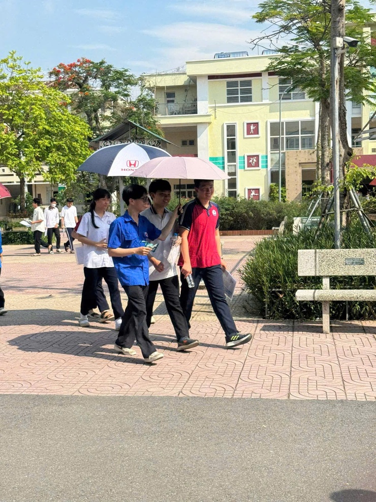 Khép lại kỳ thi vào lướp 10 THPT: học sinh Nam Phù tự tin bước vào hành trình mới- Ảnh 25.