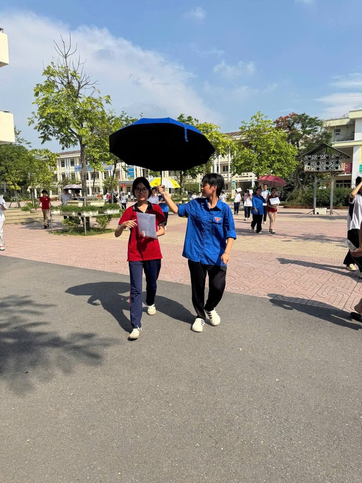 Khép lại kỳ thi vào lướp 10 THPT: học sinh Nam Phù tự tin bước vào hành trình mới- Ảnh 21.