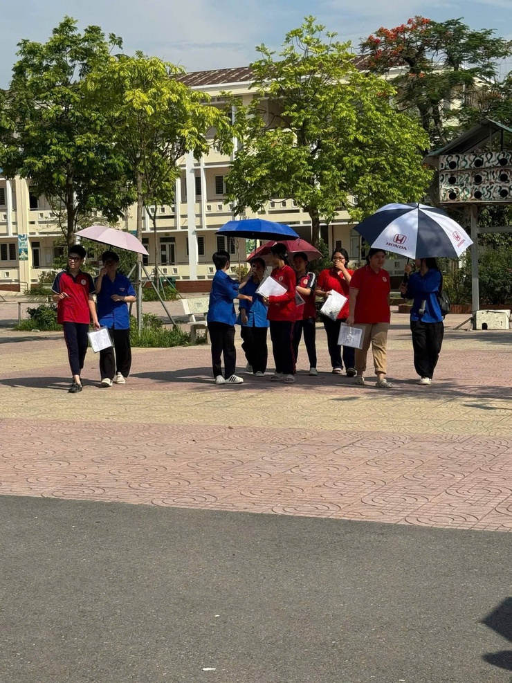 Khép lại kỳ thi vào lướp 10 THPT: học sinh Nam Phù tự tin bước vào hành trình mới- Ảnh 19.