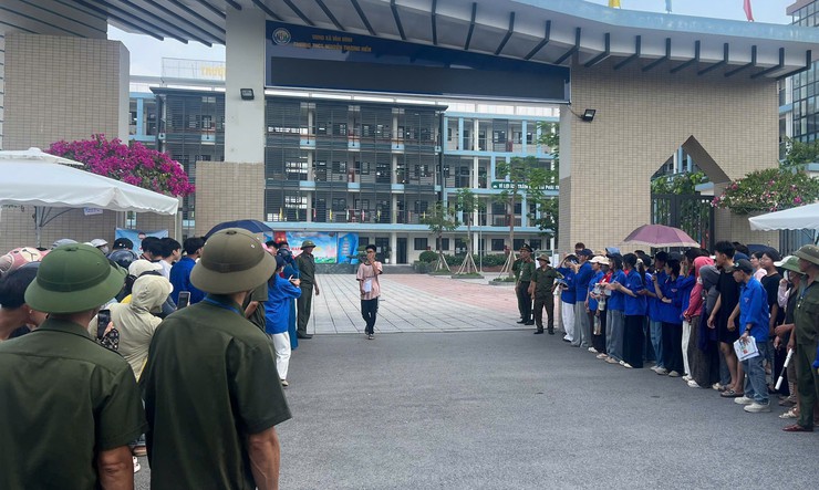 Xã Vân Đình: Kỳ thi tuyển sinh lớp 10 diễn ra an toàn, nghiêm túc- Ảnh 4.