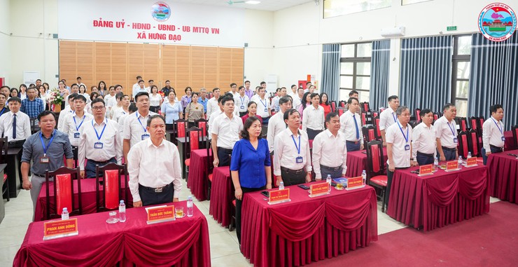 XÃ HƯNG ĐẠO TỔ CHỨC LỄ CHÀO CỜ THÁNG 5 NĂM 2026 – CÔNG BỐ QUYẾT ĐỊNH VỀ CÔNG TÁC CÁN BỘ VÀ KHEN THƯỞNG PHONG TRÀO THI ĐUA- Ảnh 1.
