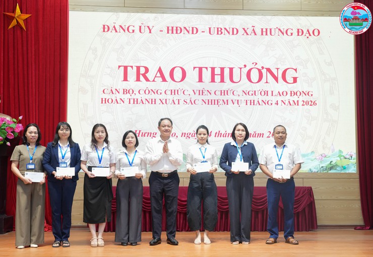 XÃ HƯNG ĐẠO TỔ CHỨC LỄ CHÀO CỜ THÁNG 5 NĂM 2026 – CÔNG BỐ QUYẾT ĐỊNH VỀ CÔNG TÁC CÁN BỘ VÀ KHEN THƯỞNG PHONG TRÀO THI ĐUA- Ảnh 7.